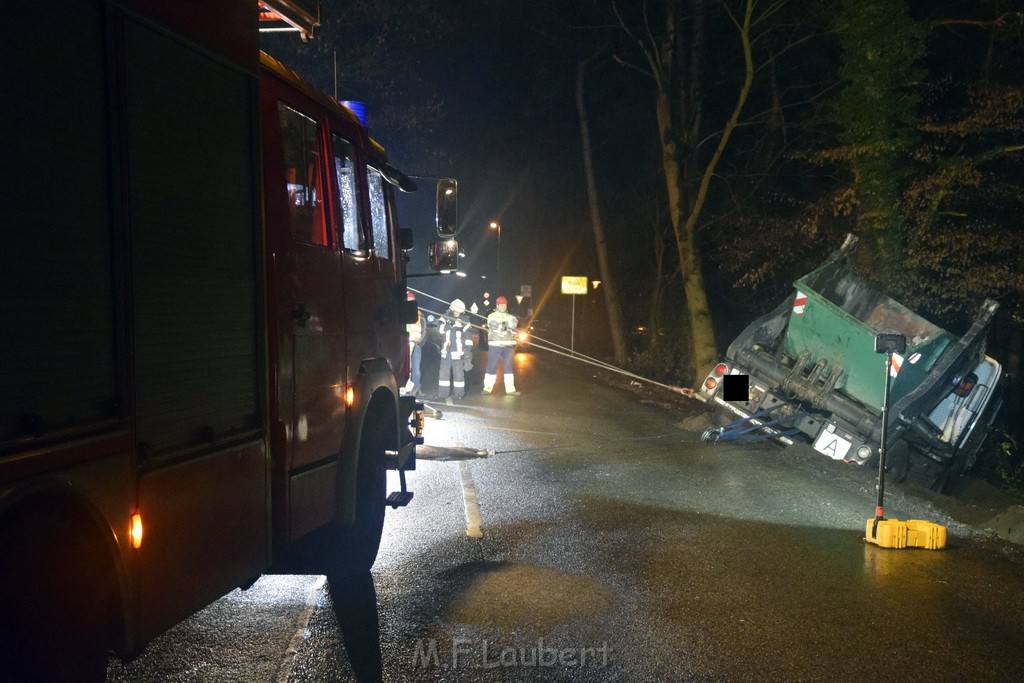 Container LKW umgestuerzt Koeln Brueck Bruecker- Dellbruecker Mauspfad P321.JPG - Miklos Laubert